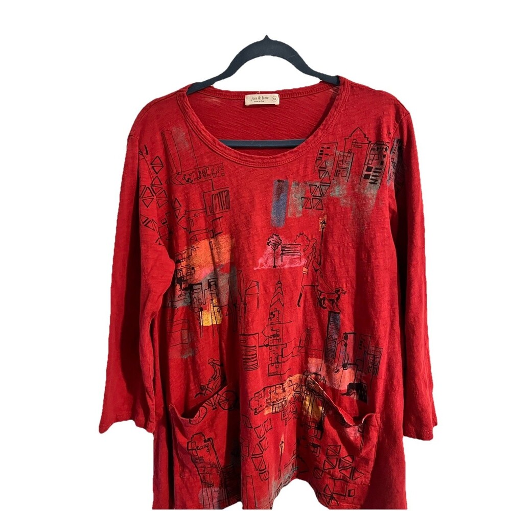 Jess & Jane  XL Red Tunic With Pockets Cityscape Design